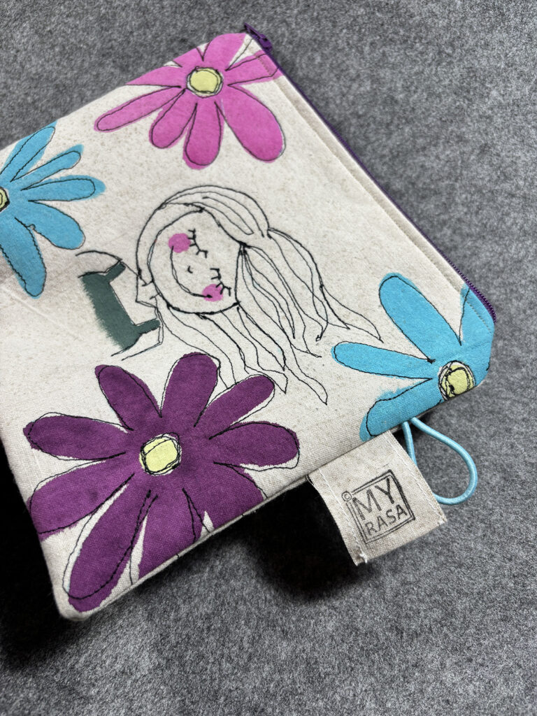 Pouch Mädchen Blumen Einzelstück