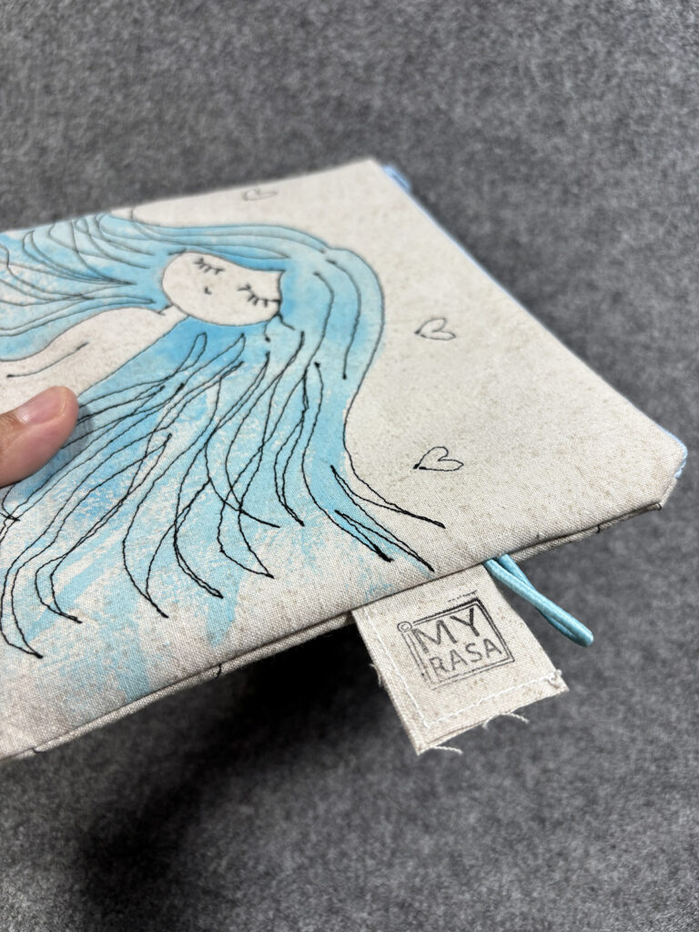 Pouch Mädchen blau Einzelstück