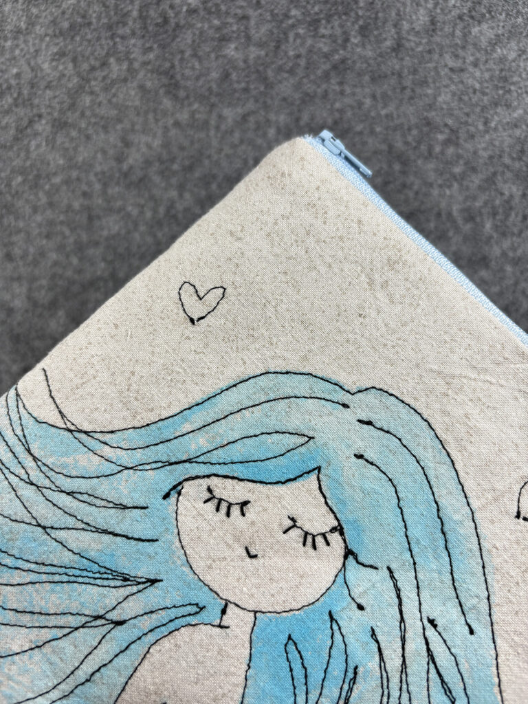 Pouch Mädchen blau Einzelstück